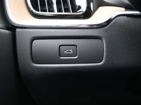 New 2026 Volvo XC60 B5 Core w/ Climate Package AWD/4WD image 25