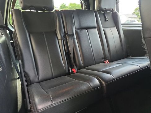 Used 2015 Ford Expedition EL XLT w/ Equipment Group 202A AWD/4WD image 26