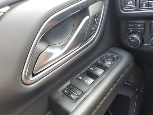 Used 2024 Chevrolet Suburban High Country image 22