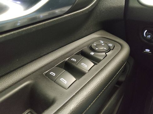 Used 2022 GMC Terrain SLT w/ LPO, Floor Liner Package AWD/4WD image 27