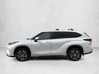 Used 2023 Toyota Highlander XLE AWD/4WD video 2