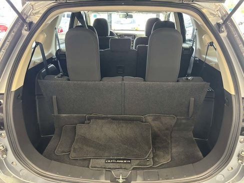 Used 2016 Mitsubishi Outlander SE image 26