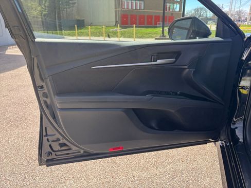 Used 2025 Toyota Camry LE image 18