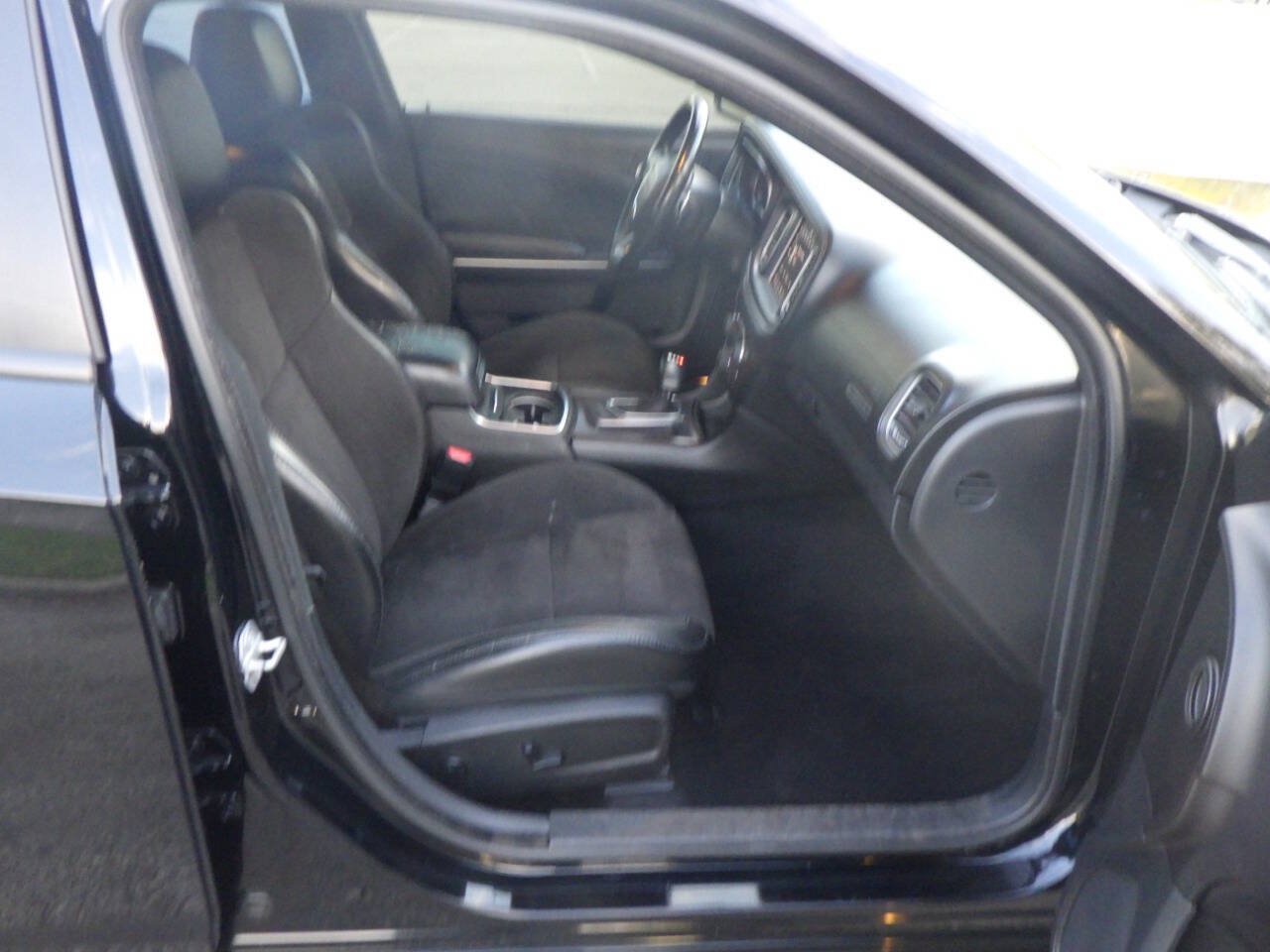 Used 2019 Dodge Charger R/T w/ Plus Group RWD image 12