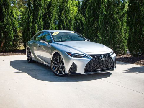 Used 2022 Lexus IS 350 F Sport RWD image 2