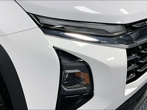 Used 2025 Chevrolet Equinox LT image 27