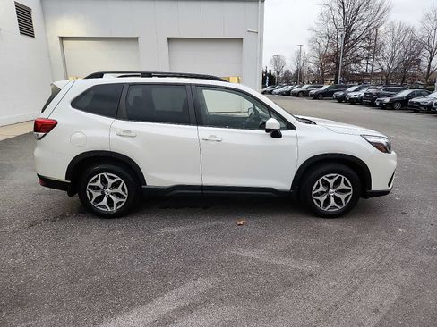 Used 2020 Subaru Forester Premium image 7