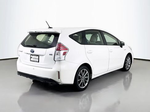 Used 2015 Toyota Prius V Five FWD image 5