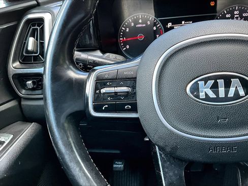 Used 2021 Kia Sorento S FWD image 13