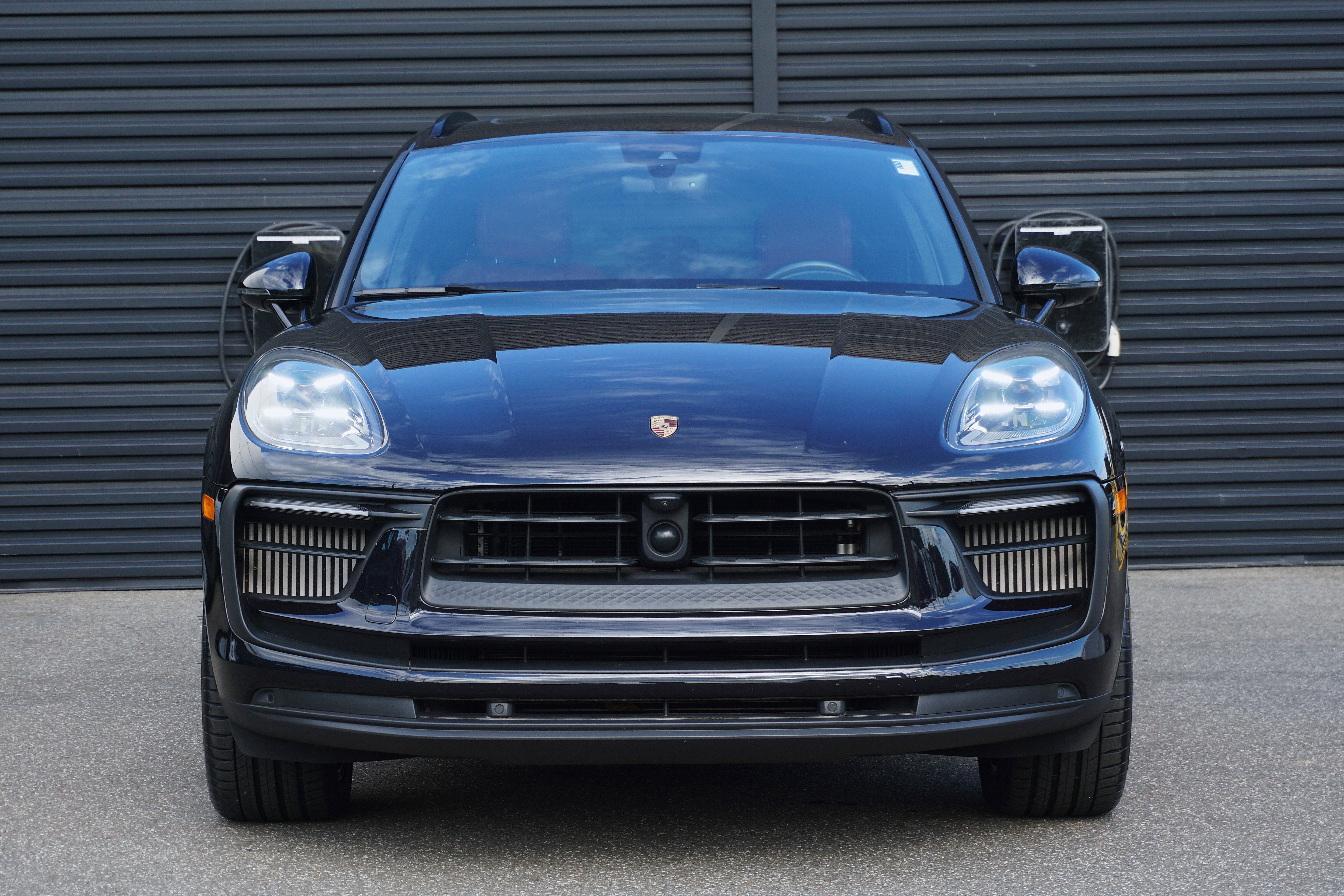 Certified 2023 Porsche Macan S AWD/4WD image 17