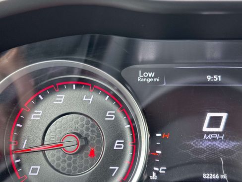 Used 2020 Dodge Charger SXT w/ Leather Interior Group RWD image 17