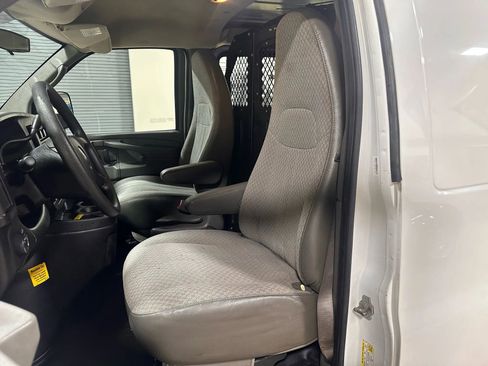 Used 2013 GMC Savana 1500 AWD image 21