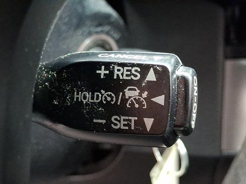 Certified 2018 Toyota Tacoma SR w/ SR Convenience Package image 24