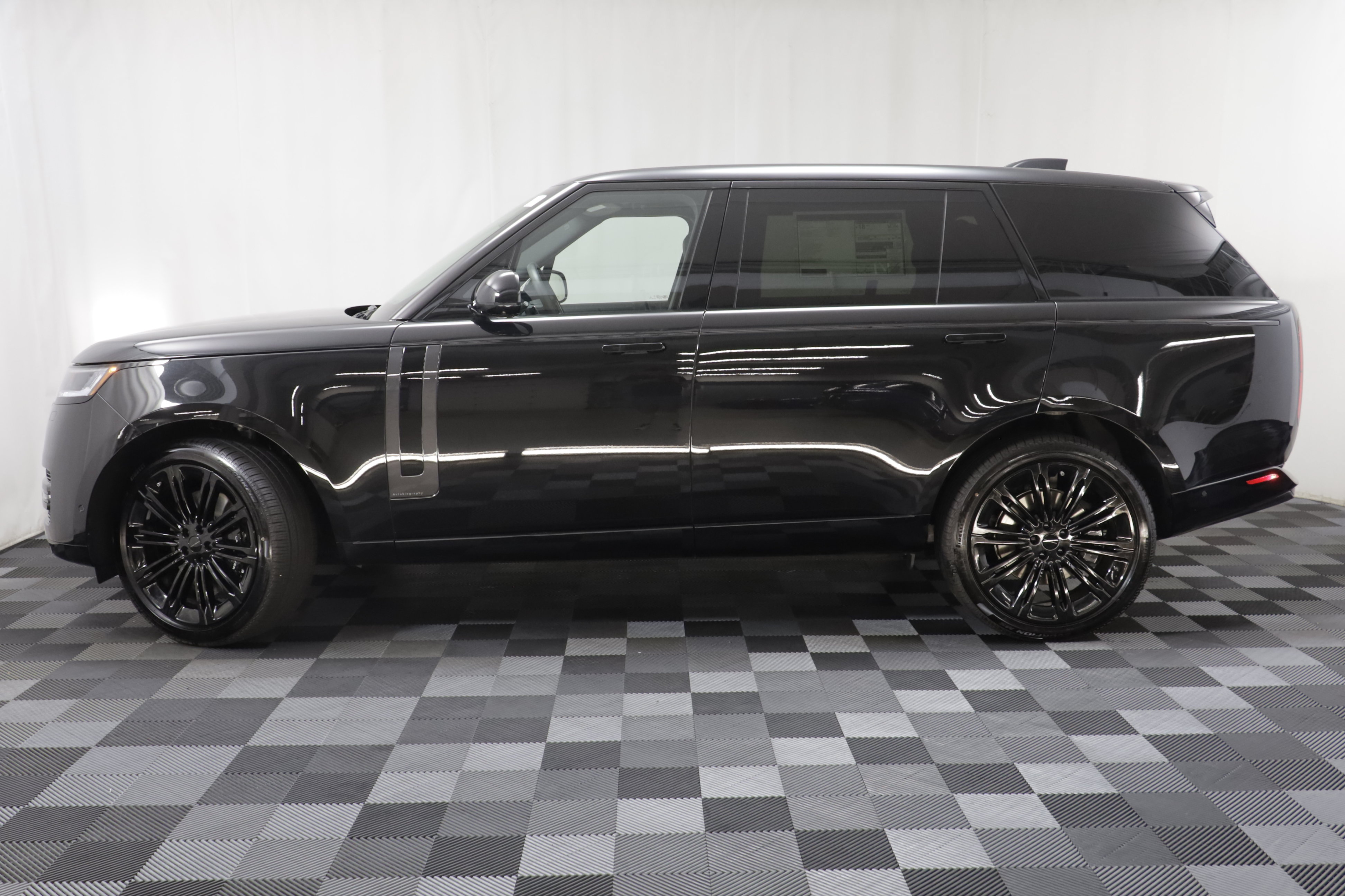 New 2026 Land Rover Range Rover Long Wheelbase Autobiography AWD/4WD image 5