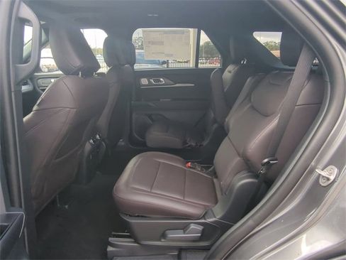 New 2026 Ford Explorer Platinum image 15