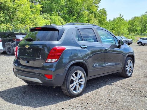 Used 2020 Chevrolet Trax LT w/ LT Convenience Package image 6