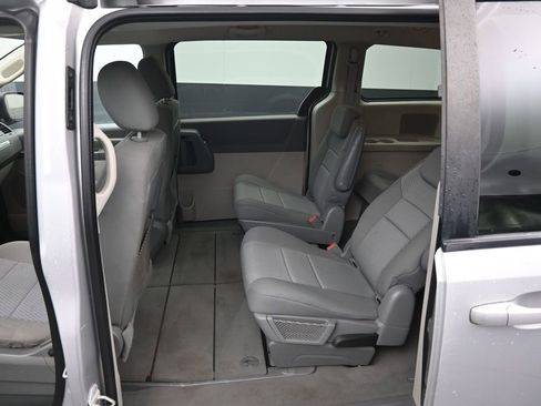 Used 2010 Dodge Grand Caravan SE w/ Climate Group FWD image 10