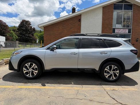 Used 2020 Subaru Outback Limited w/ Popular Package #2 AWD/4WD image 13