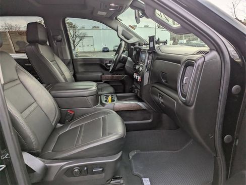 Used 2023 GMC Sierra 3500 Denali image 18