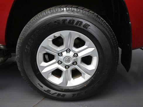 Used 2016 Toyota 4Runner SR5 AWD/4WD image 15