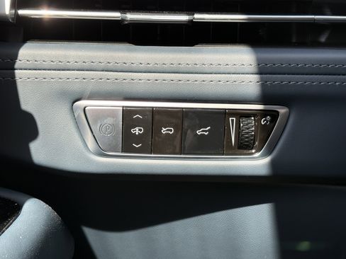 New 2025 Cadillac Escalade IQ Sport 2 w/ LPO, ONYX Package image 32