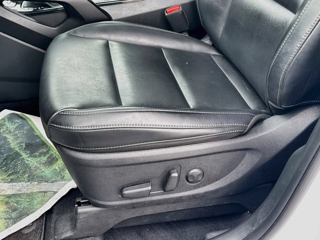 Certified 2024 Kia Telluride S w/ S Sunroof Package AWD/4WD image 21