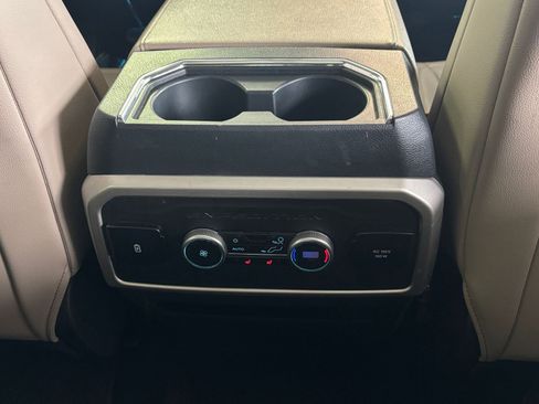 Used 2024 Ford Expedition Limited image 27
