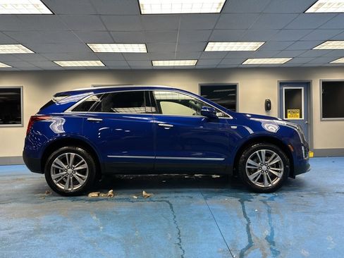 Used 2025 Cadillac XT5 Premium Luxury image 2