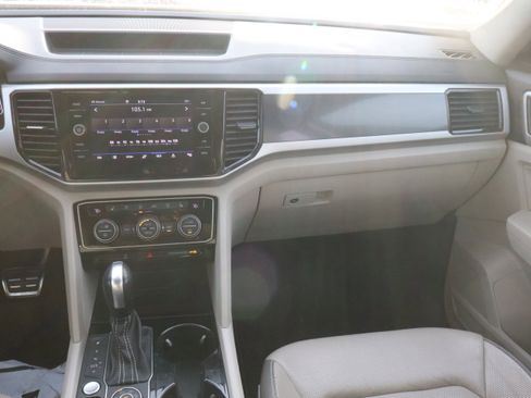 Used 2023 Volkswagen Atlas SEL Premium image 11