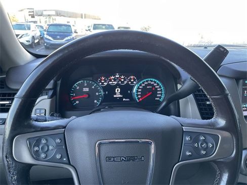 Used 2019 GMC Yukon Denali w/ Denali Ultimate Package image 23