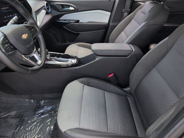 Used 2025 Chevrolet Trax LT w/ LT Convenience Package FWD image 24
