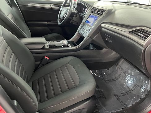 Used 2020 Ford Fusion SE FWD image 26