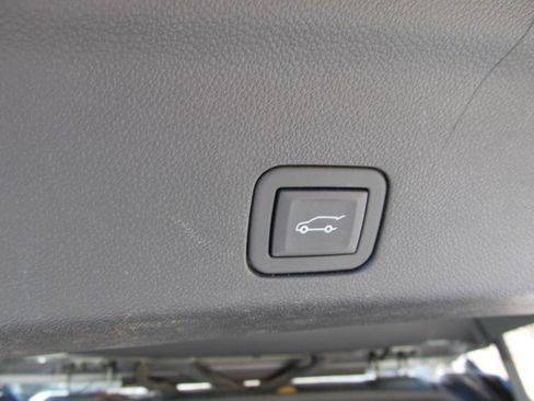 Used 2023 Chevrolet Tahoe High Country image 34