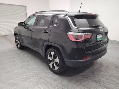 Used 2017 Jeep Compass Latitude w/ Popular Equipment Group FWD image 5