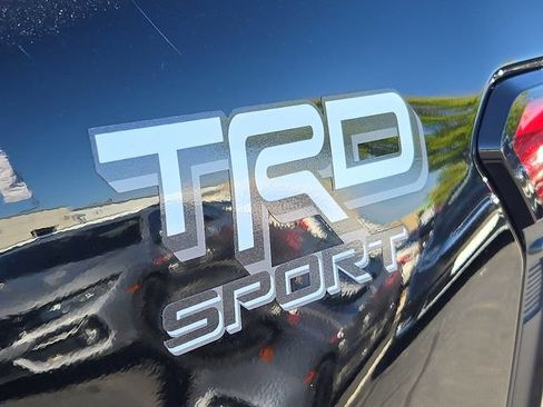 Used 2025 Toyota Tacoma TRD Sport AWD/4WD image 30
