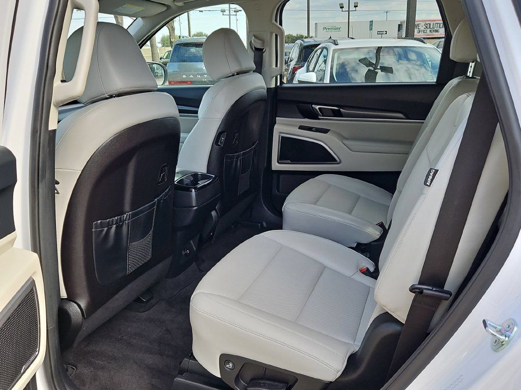 Used 2025 Kia Telluride S FWD image 28