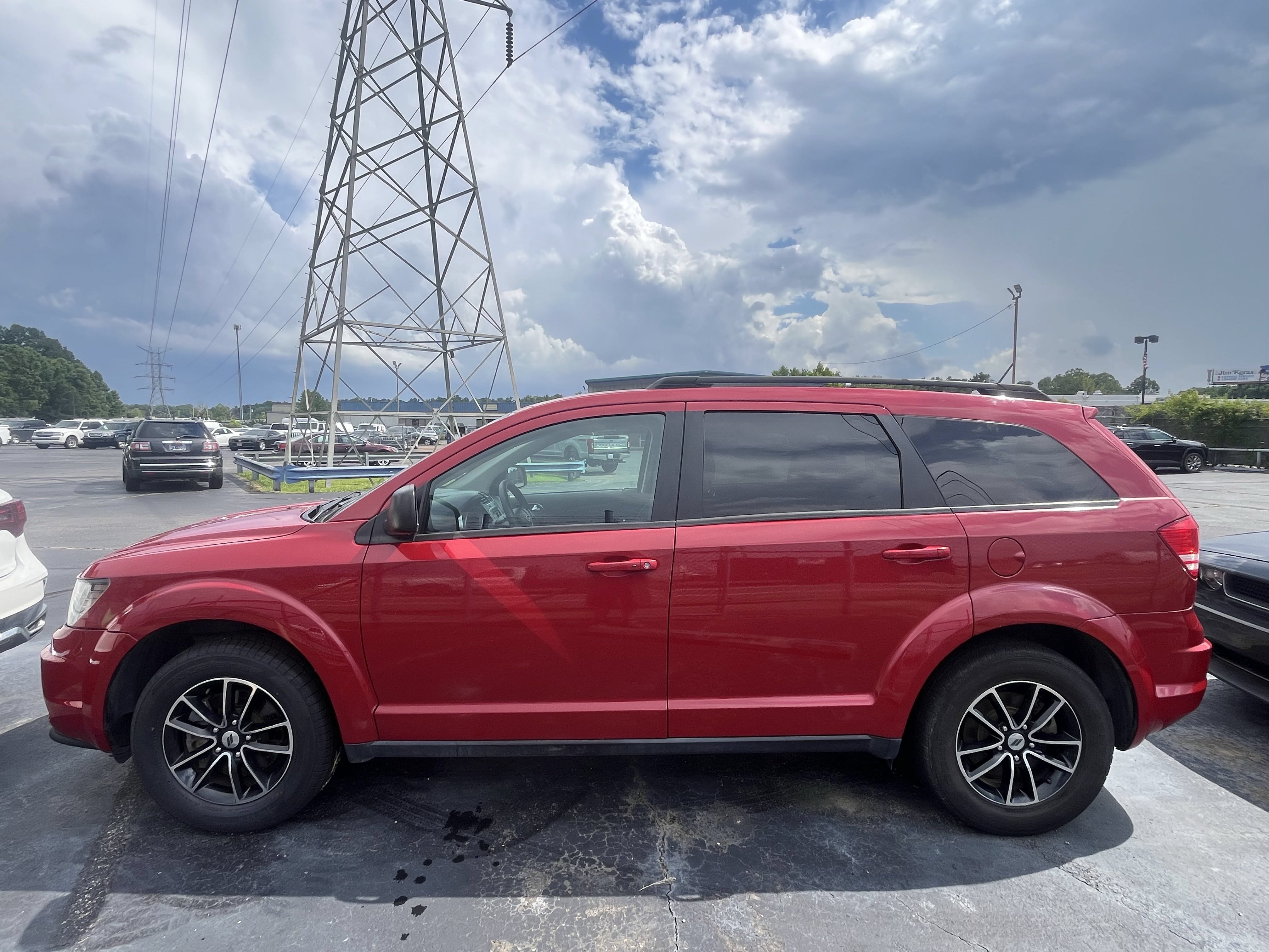 Used 2018 Dodge Journey SE w/ Blacktop Package FWD image 2