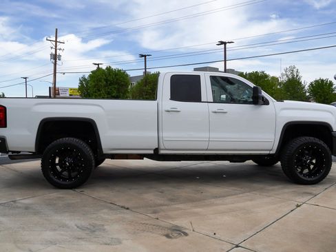 Used 2016 GMC Sierra 2500 SLE w/ SLE Preferred Package AWD/4WD image 9