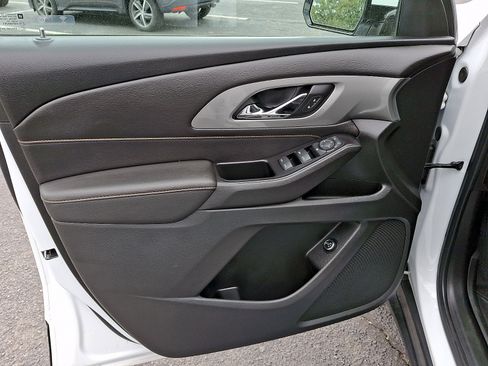 Certified 2020 Chevrolet Traverse LT w/ Driver Confidence II Package AWD/4WD image 13
