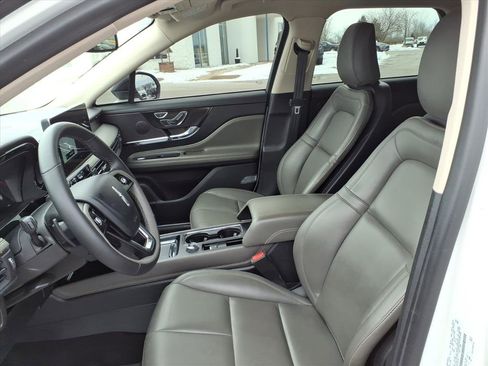 Used 2023 Lincoln Corsair AWD image 11