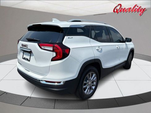 Used 2023 GMC Terrain SLT FWD image 3