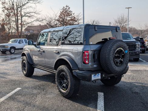New 2026 Ford Bronco Badlands image 3