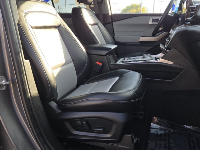 Used 2022 Ford Explorer XLT w/ Equipment Group 202A AWD/4WD image 4