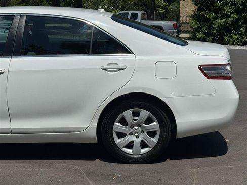 Used 2011 Toyota Camry Hybrid FWD image 5