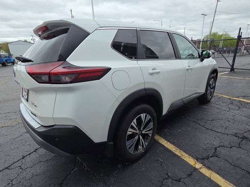 Used 2023 Nissan Rogue SV AWD/4WD image 5