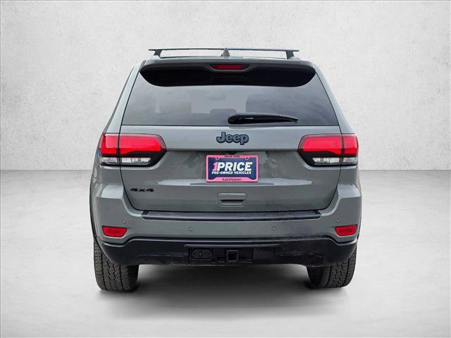Used 2019 Jeep Grand Cherokee Laredo AWD/4WD image 4