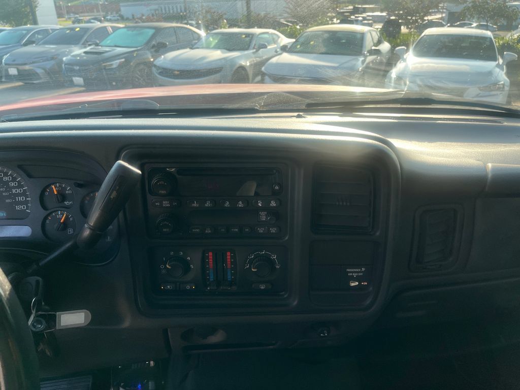 Used 2005 Chevrolet Silverado 2500 LS AWD/4WD image 20