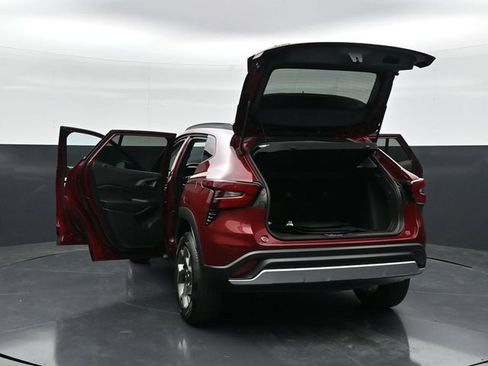 Used 2025 Chevrolet Trax LT FWD image 45