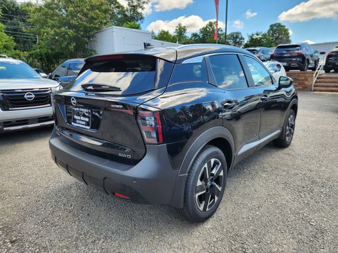 Used 2026 Nissan Kicks SV w/ Cold Weather Package AWD/4WD image 7