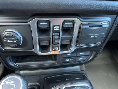 New 2026 Jeep Gladiator Sport image 25